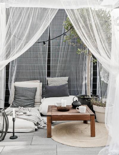 3842118-sitandsleep5.jpg