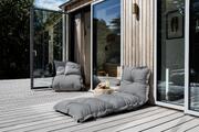 3842114-sitandsleep3.jpg